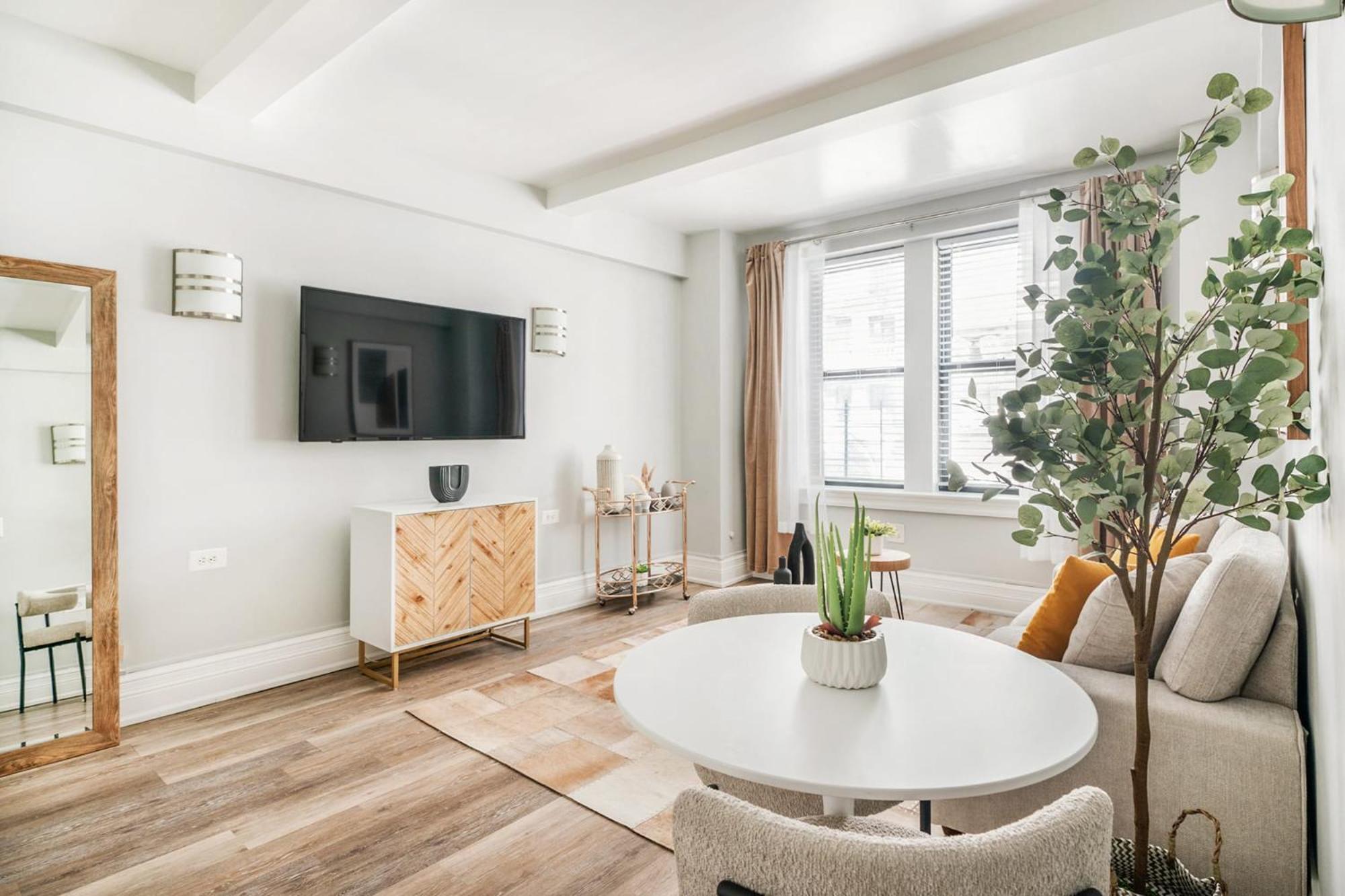 73-406 New 1br 1bth Uws Doorman Gym Apartment New York