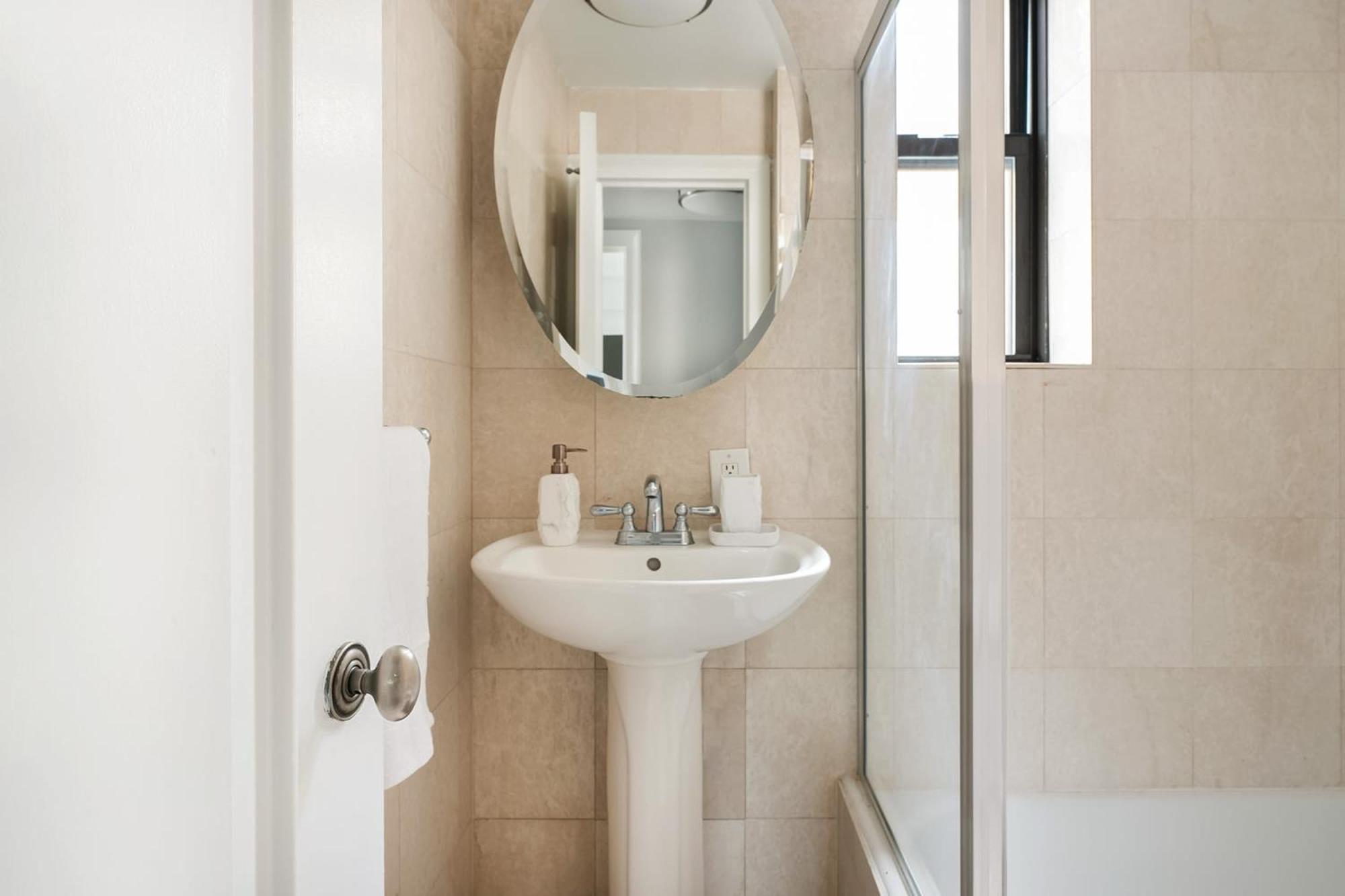 73-406 New 1br 1bth Uws Doorman Gym Apartment *