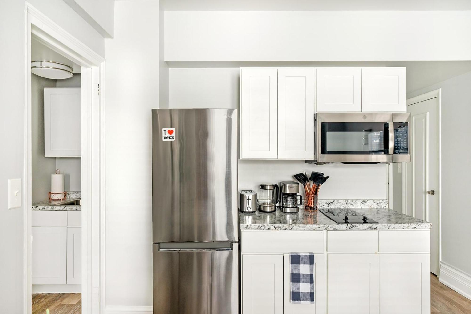73-406 New 1br 1bth Uws Doorman Gym