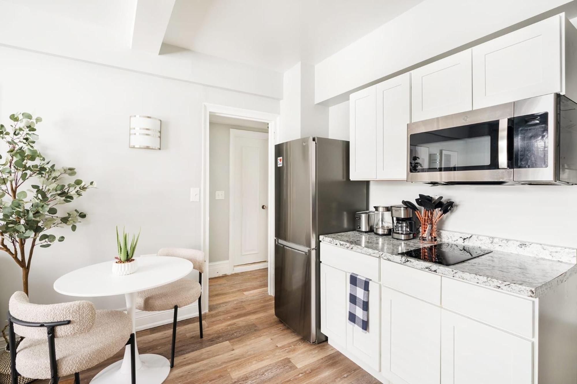73-406 New 1br 1bth Uws Doorman Gym Apartment *